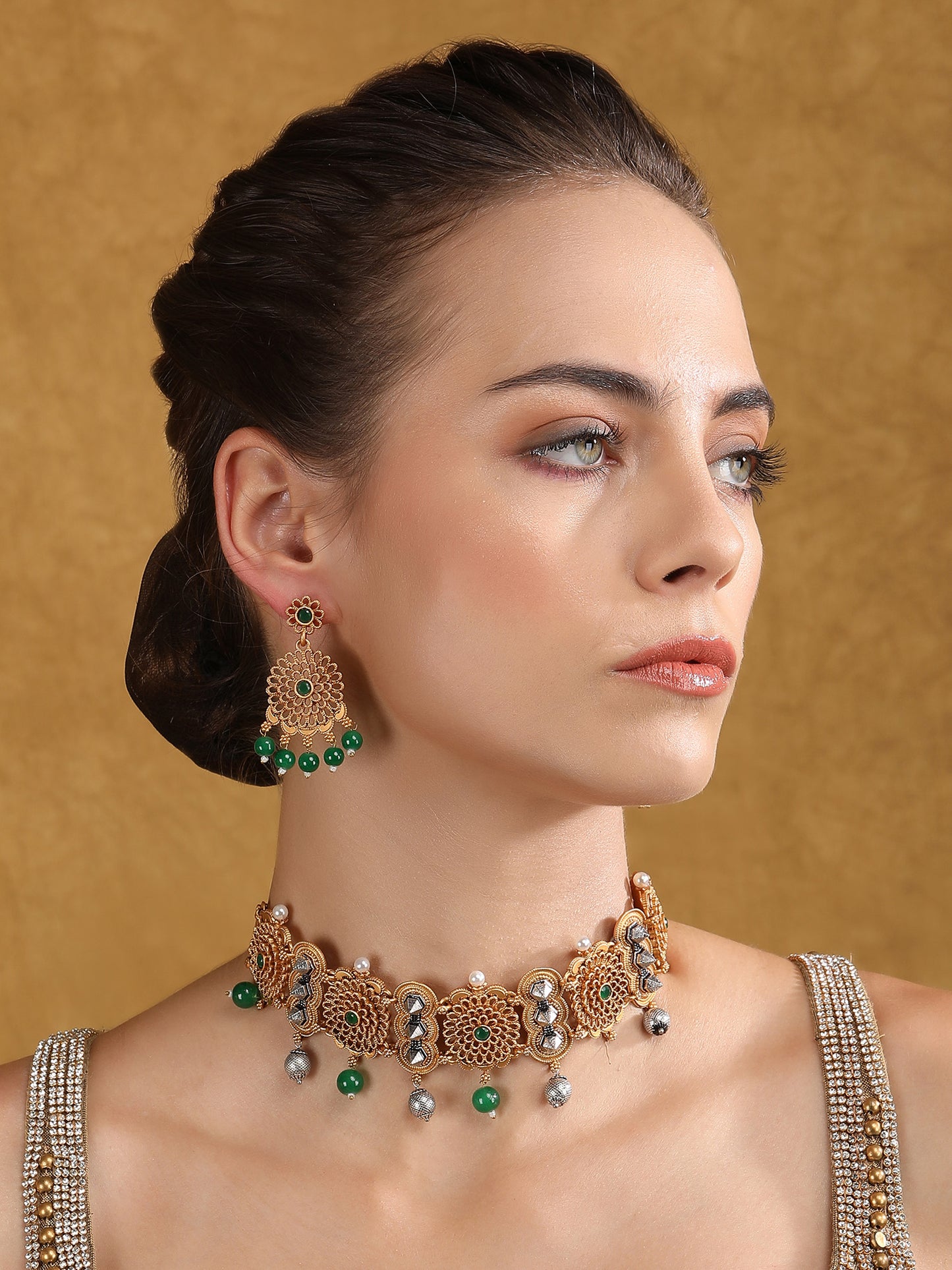 Antique Gold-Plated Choker Necklace Set with Green Beads