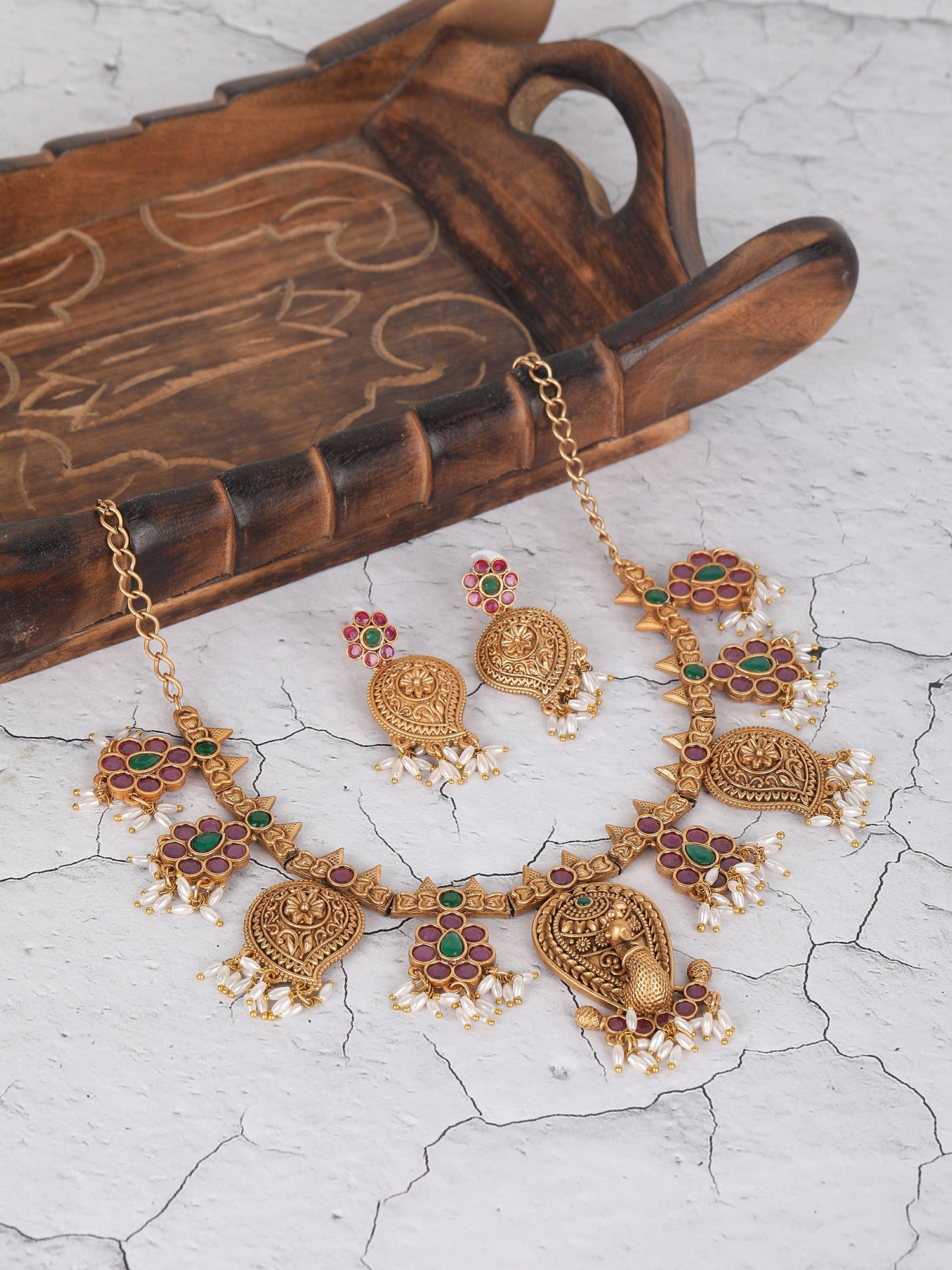 Antique Gold-Plated Temple Jewelry Necklace Set