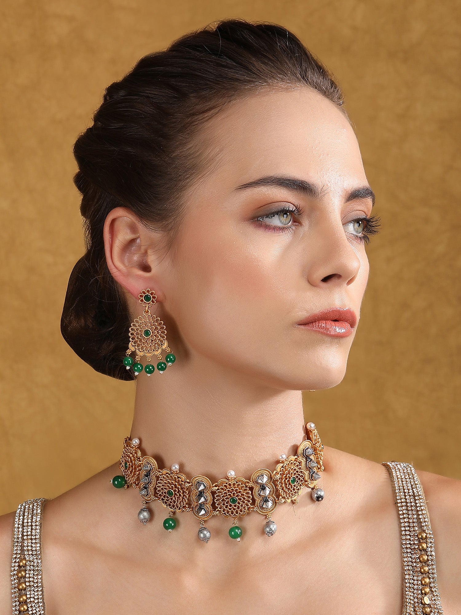 Antique Gold-Plated Choker Necklace Set with Green Beads