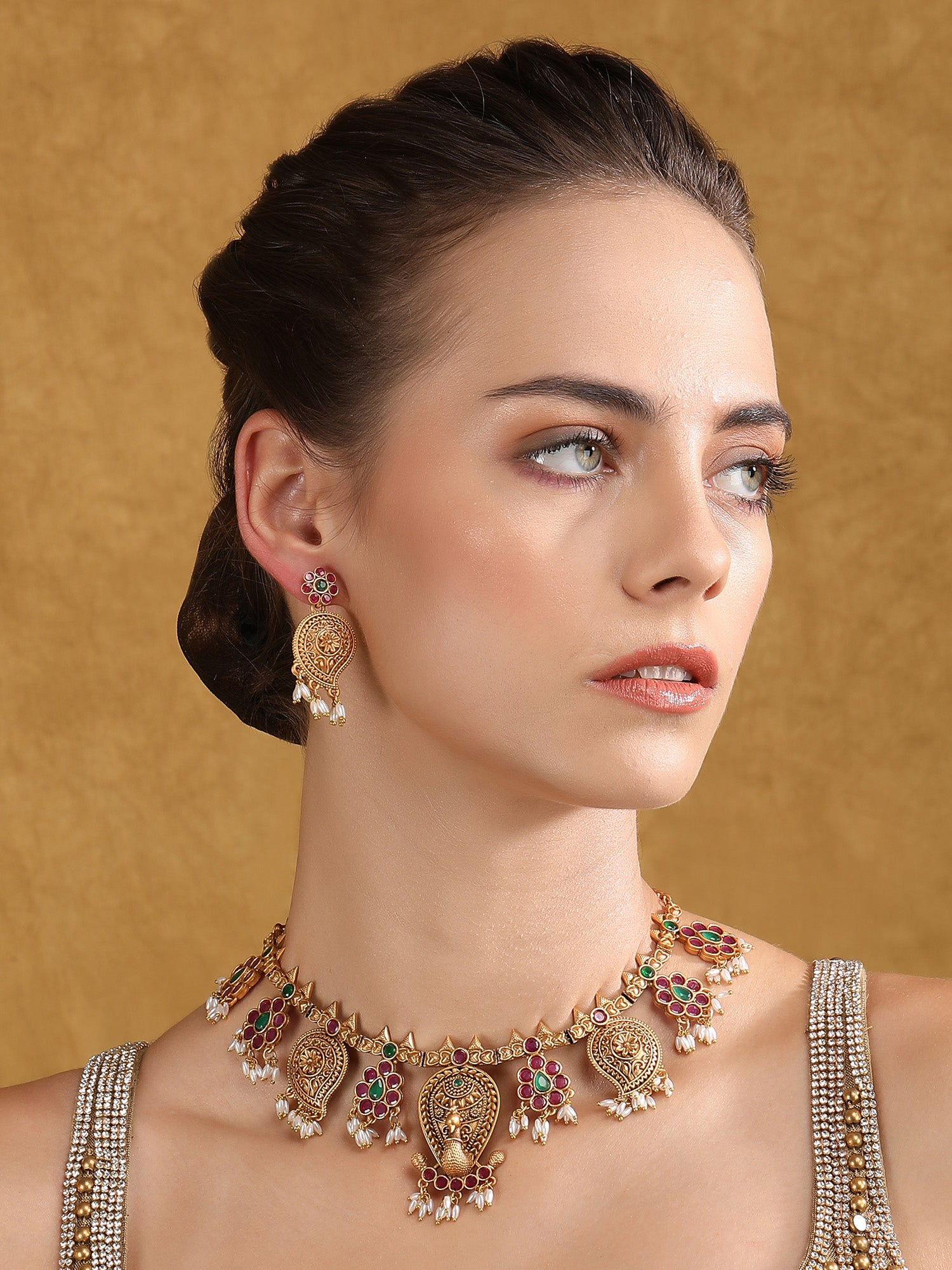 Antique Gold-Plated Temple Jewelry Necklace Set